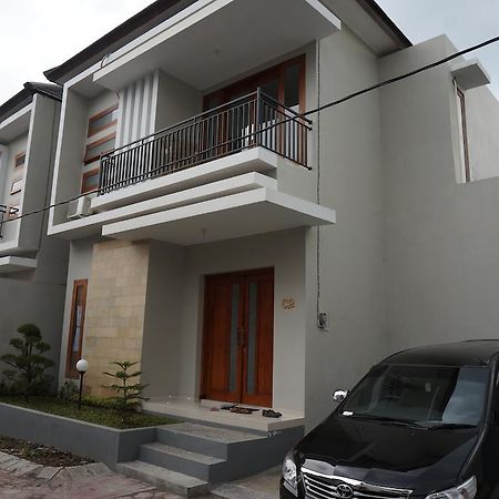 Cemara Homestay Jogja Yogyakarta Bagian luar foto